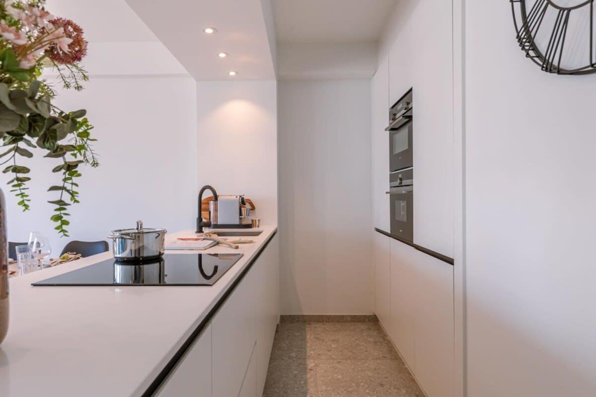 Huswell - Lovely Apartment With Lateral Sea View And Parking Oostende Eksteriør billede