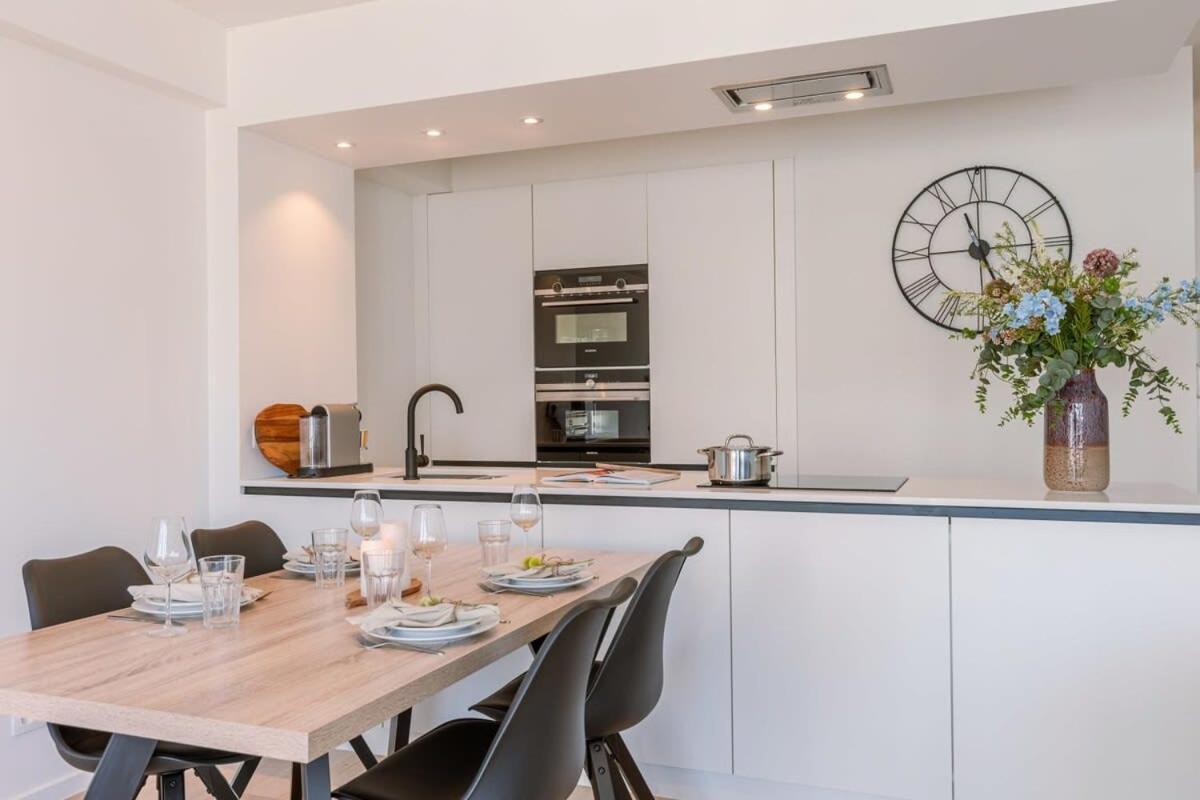 Huswell - Lovely Apartment With Lateral Sea View And Parking Oostende Eksteriør billede