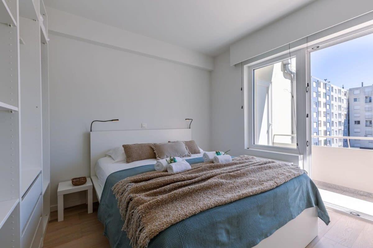 Huswell - Lovely Apartment With Lateral Sea View And Parking Oostende Eksteriør billede