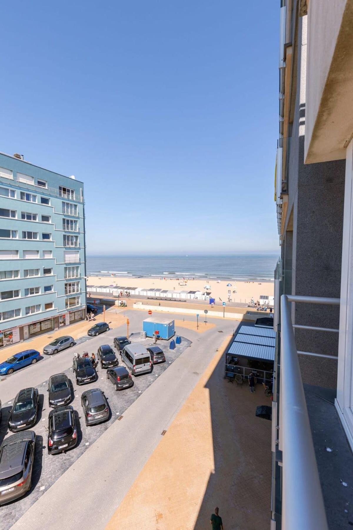 Huswell - Lovely Apartment With Lateral Sea View And Parking Oostende Eksteriør billede